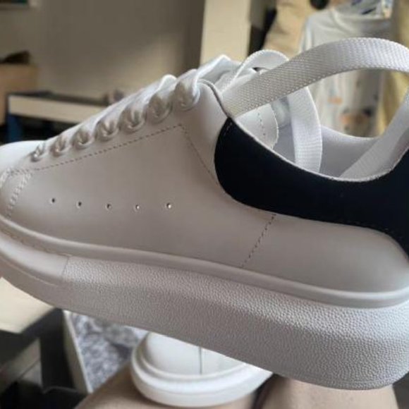 Alexander McQueen Fashional versatile sports shoes